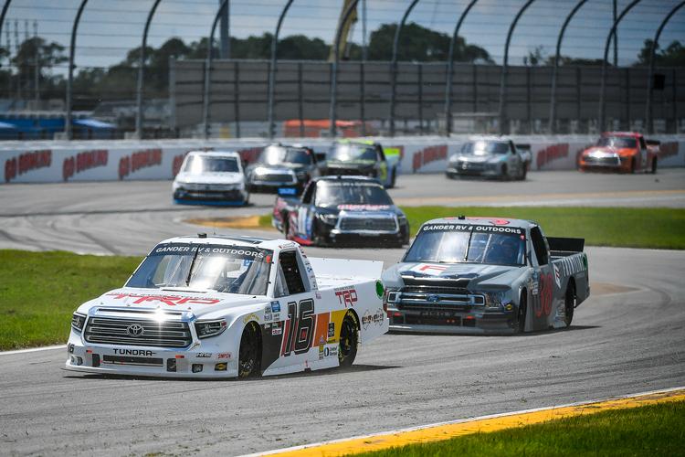 Hill Widens Point Gap With Top-5 at Daytona